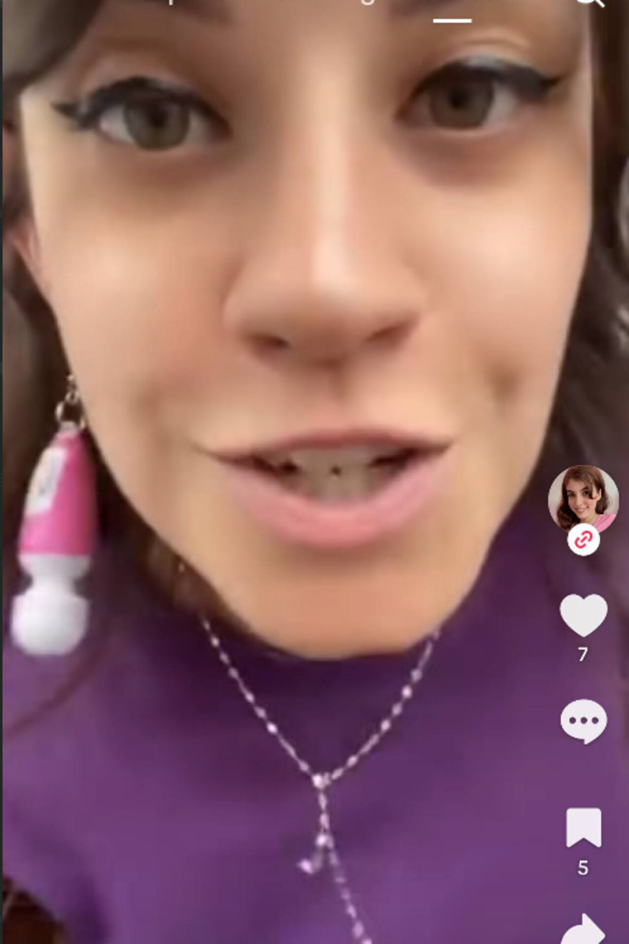 latina brunette joi