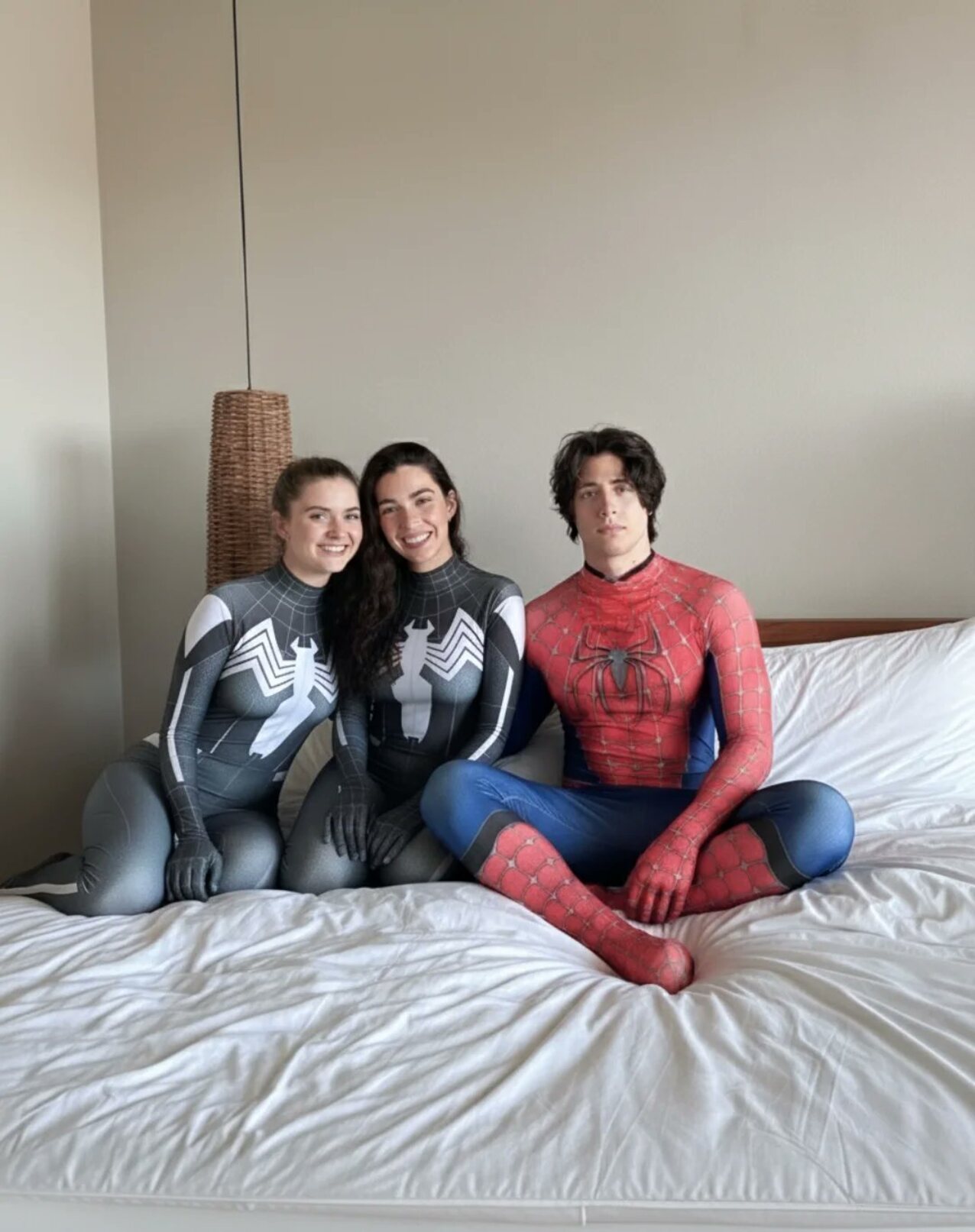 threesome brunettes beauties