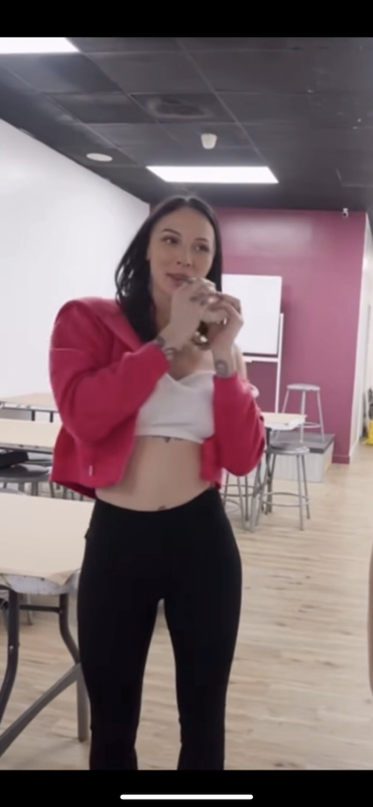 brunette blowjob gym