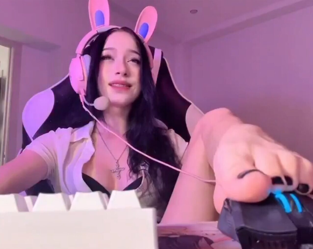 camgirl amateur gaming