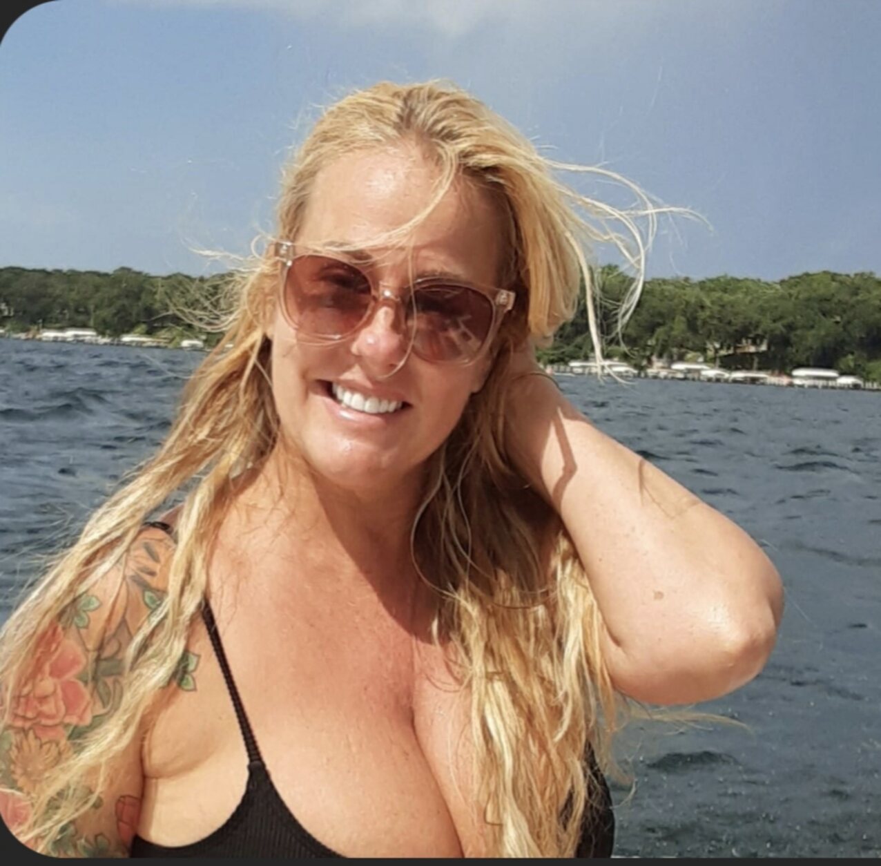 beautiful blonde milf