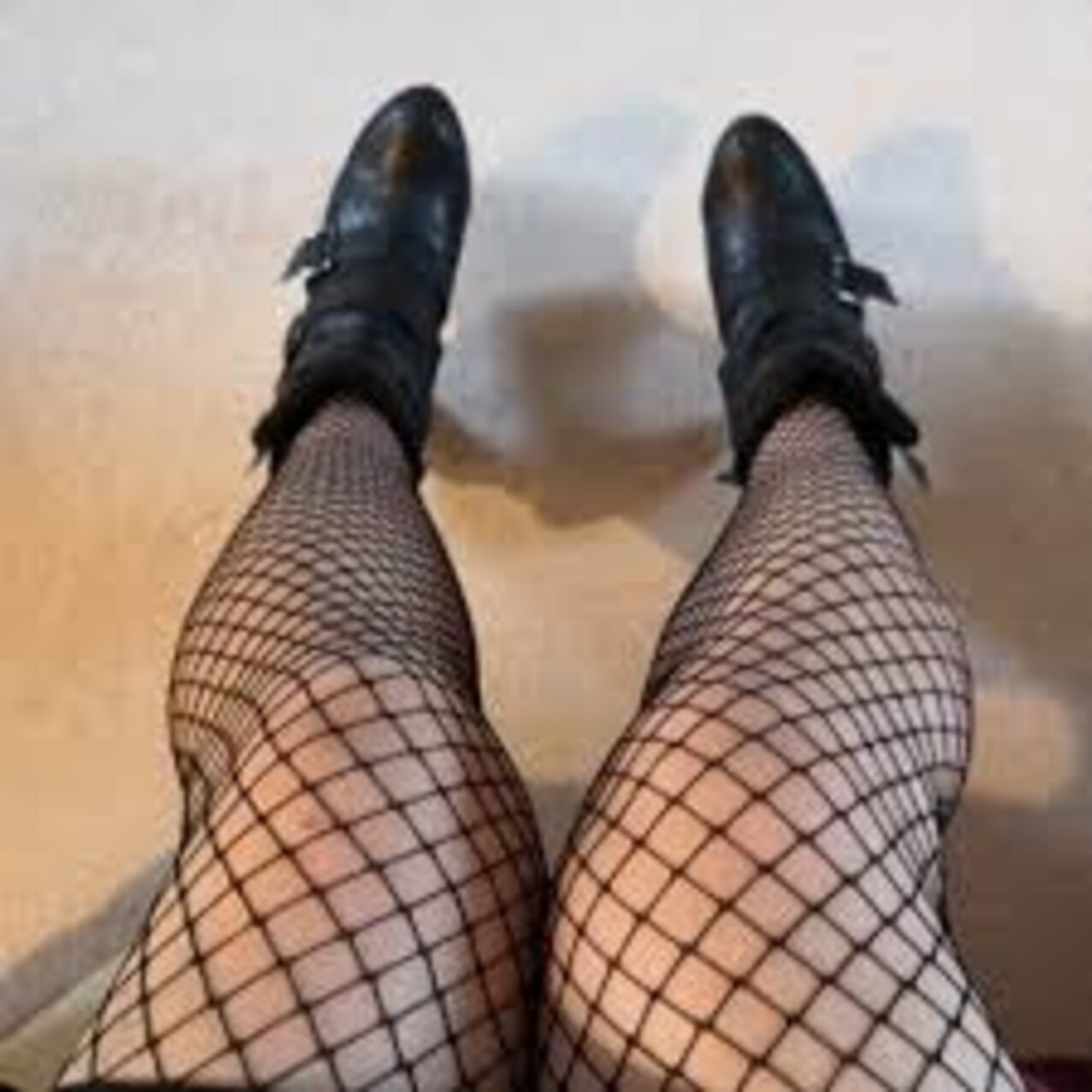 airport squirting fishnet stockings