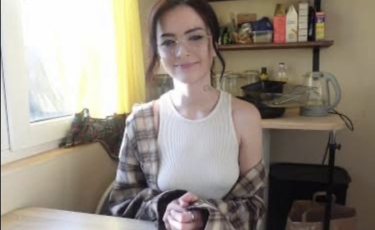 camgirl amateur model