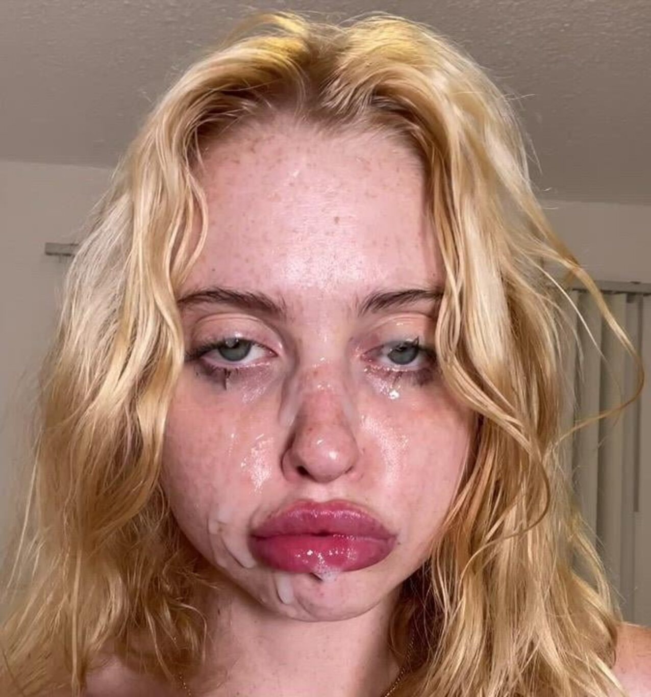 bimbo blonde sloppy