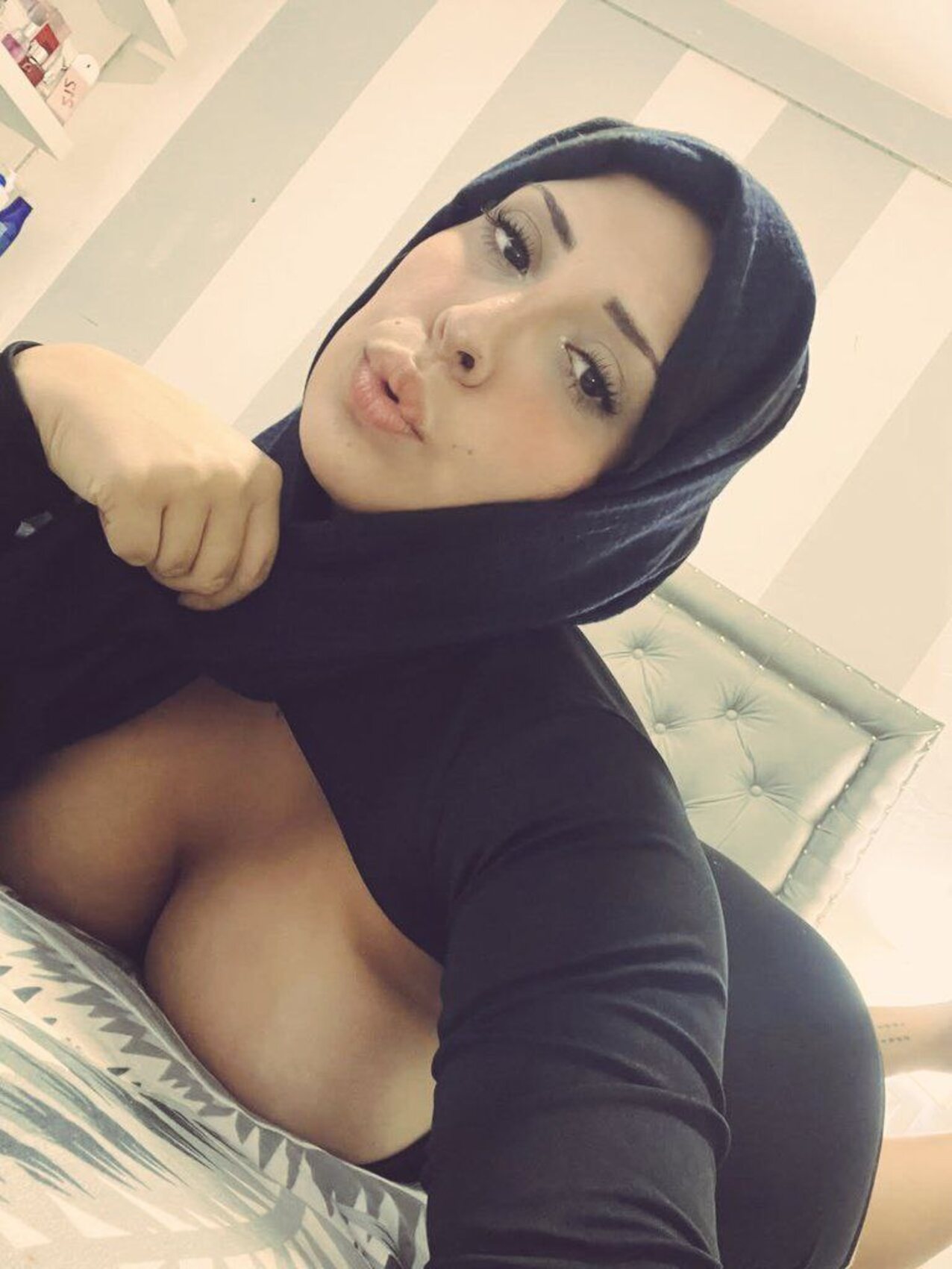 hijabi arab muslim