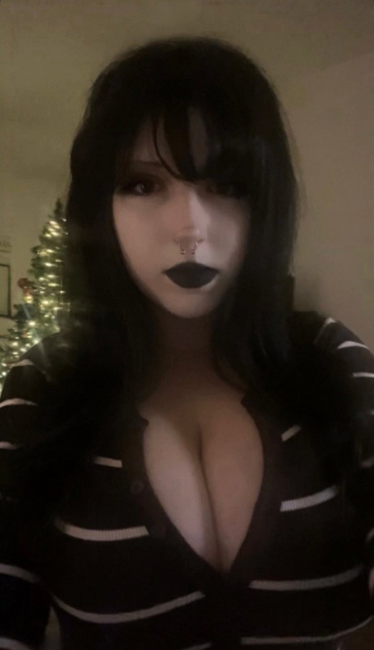 goth black lipstick black hair