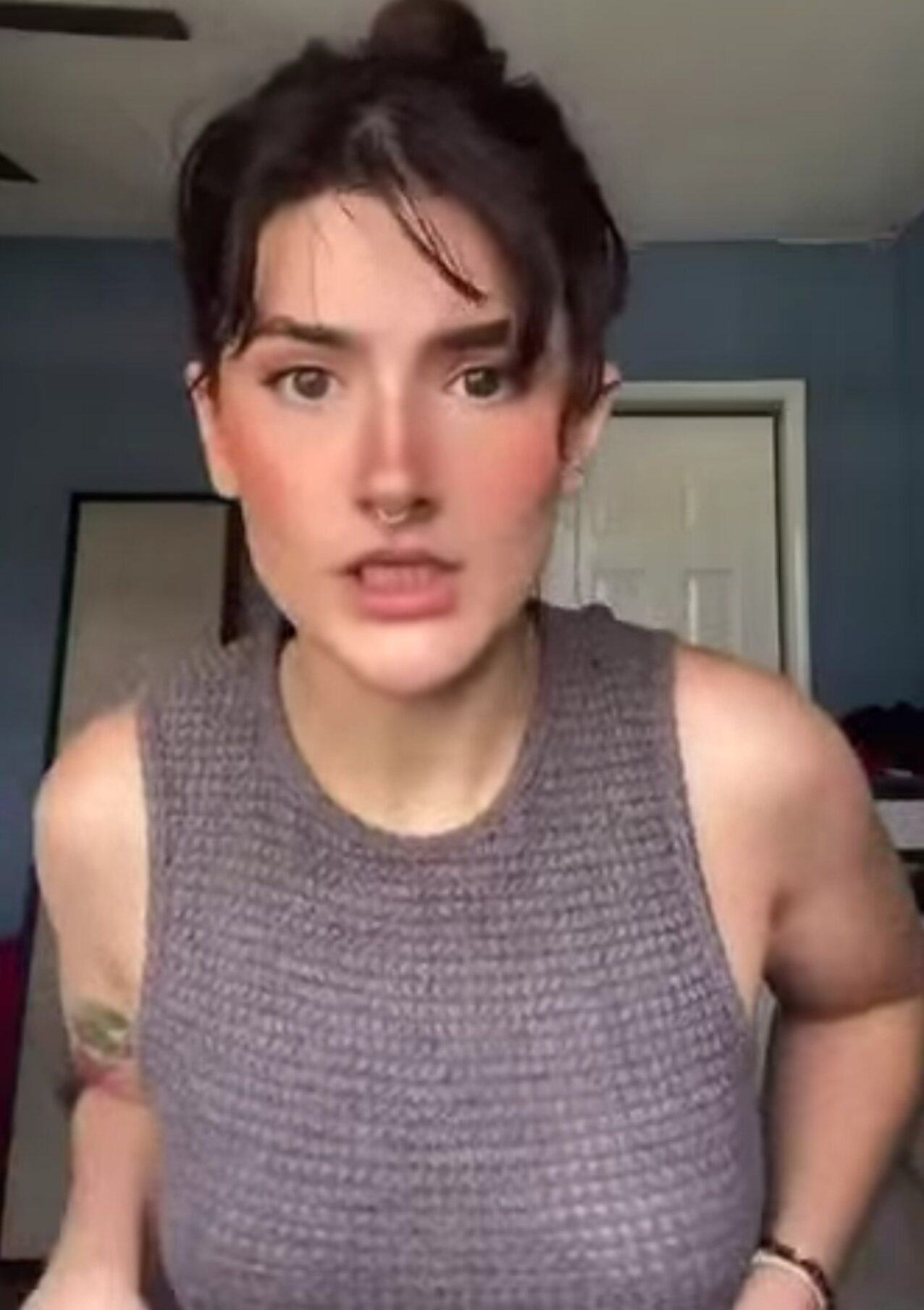 brunette peretty tattoo