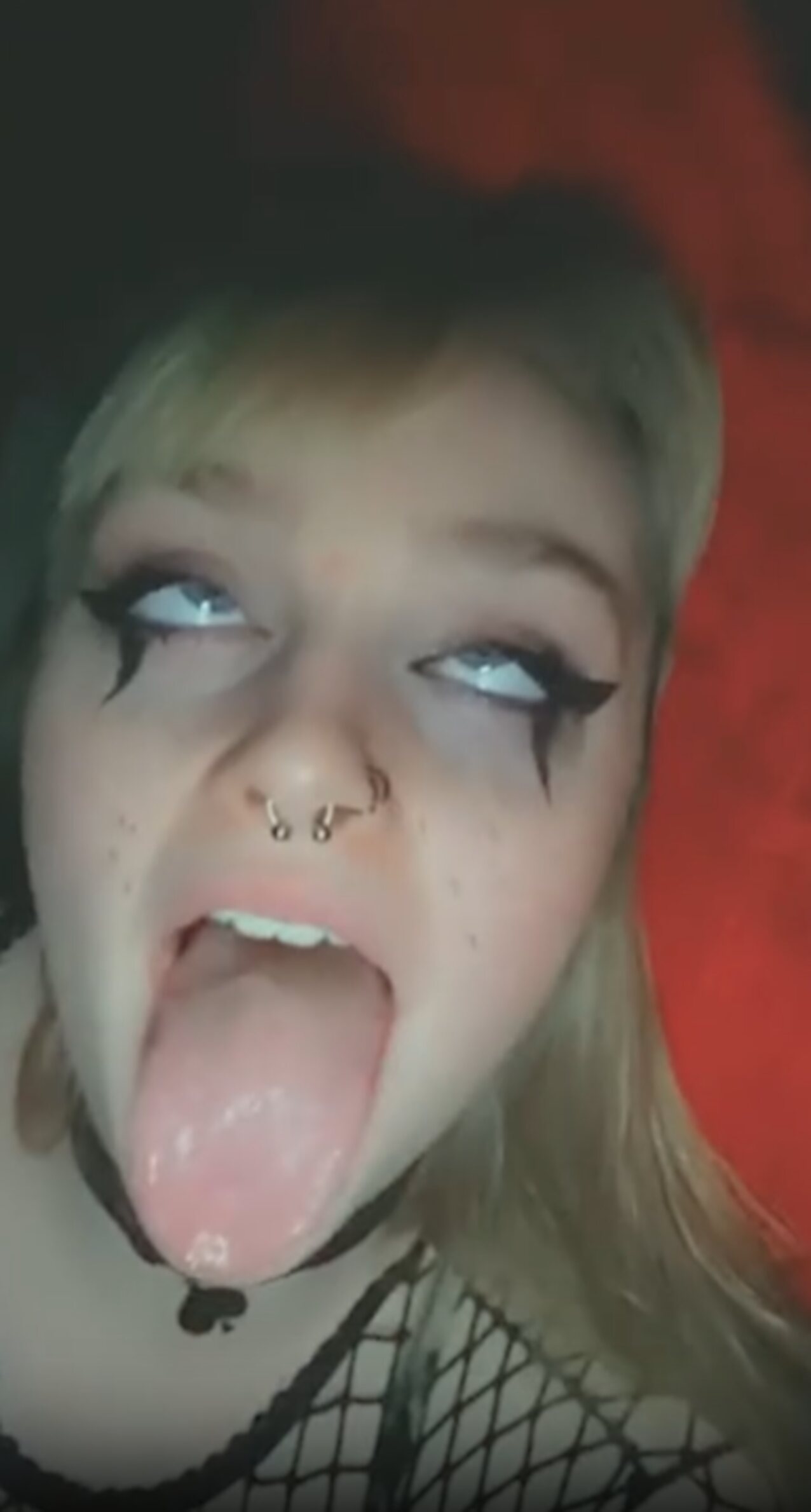 blonde ahegao tongue