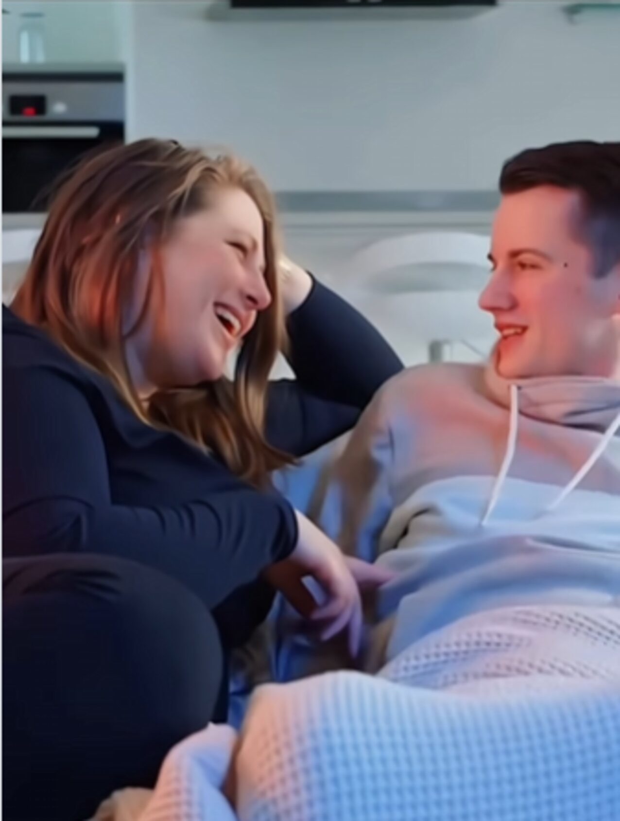 blonde brunnete blowjob