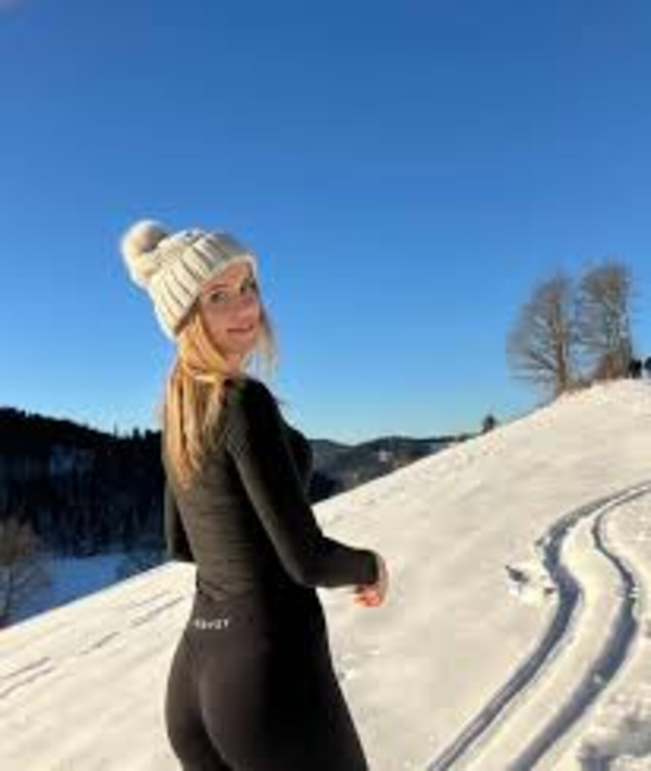 blonde snowbunny blonde girl pawg