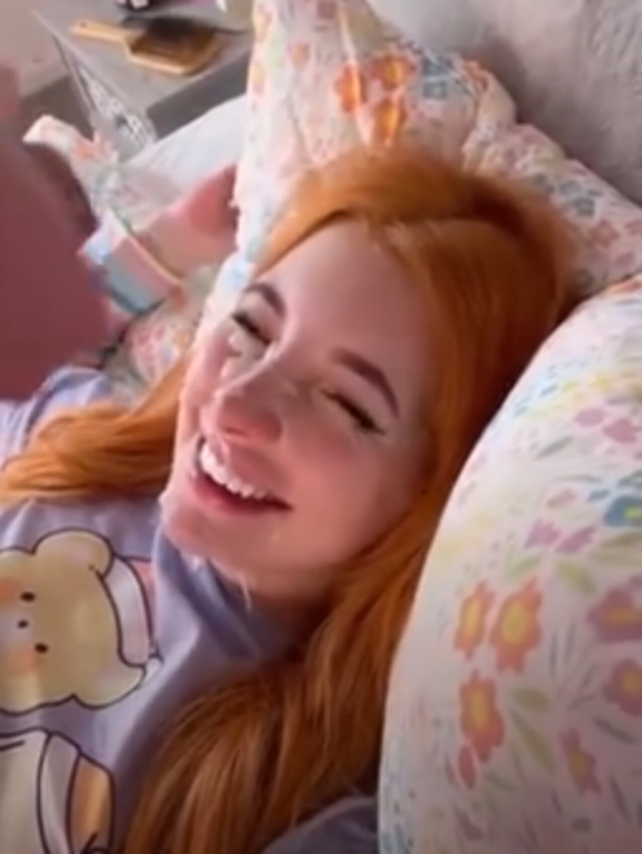 facial ginger white girl