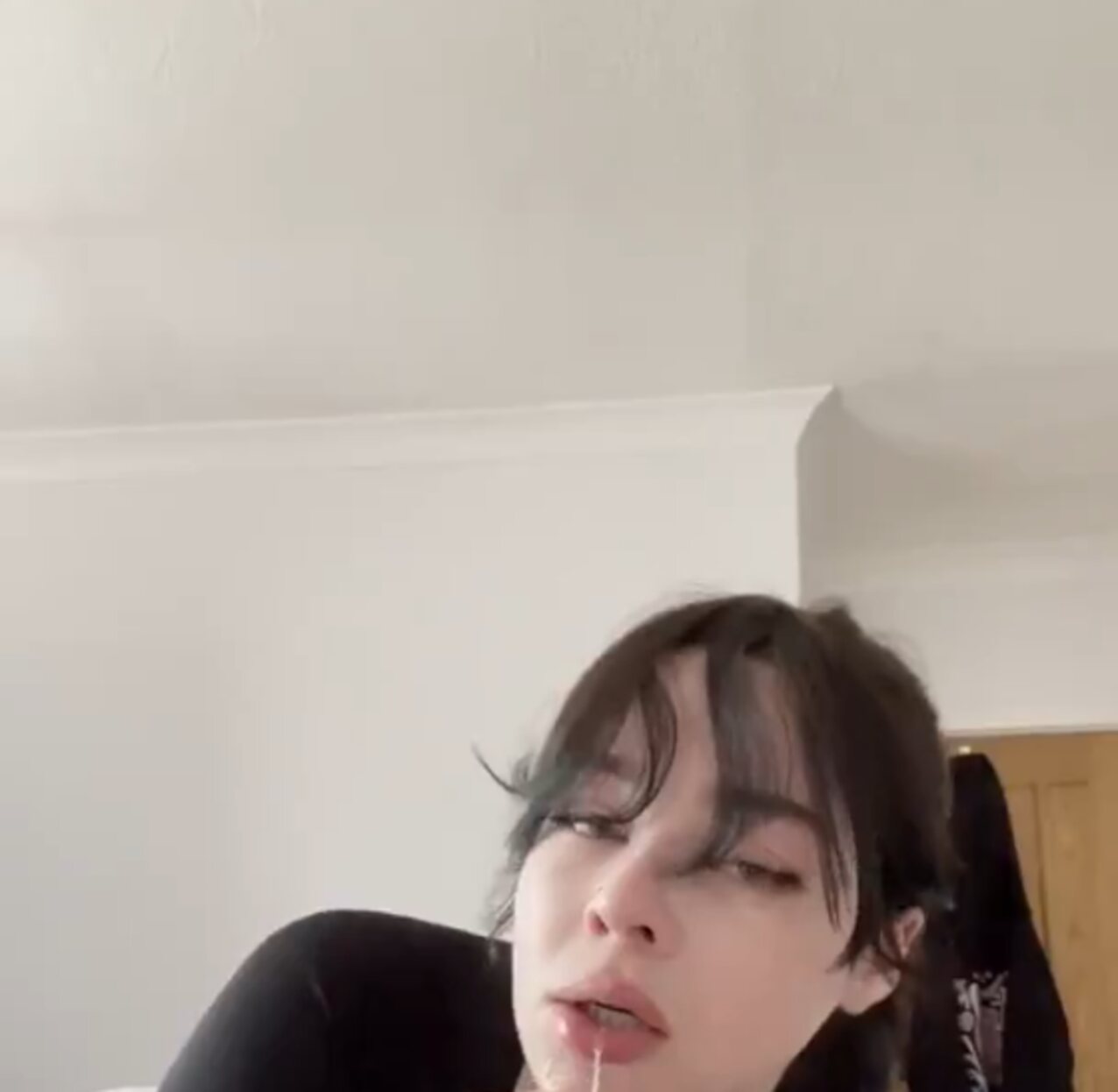 brunette blowjob deepthroat