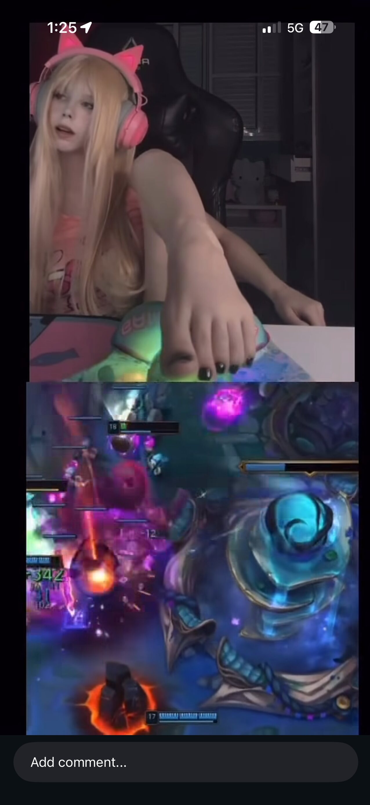 blonde streamer egirl