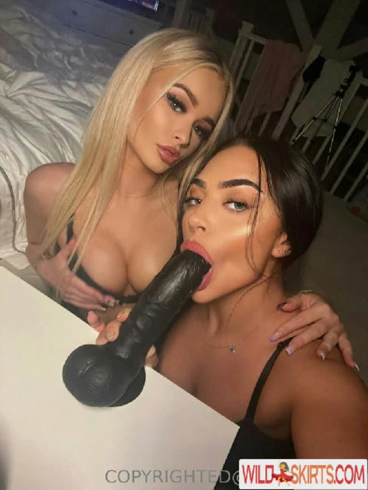 of model blonde brunette