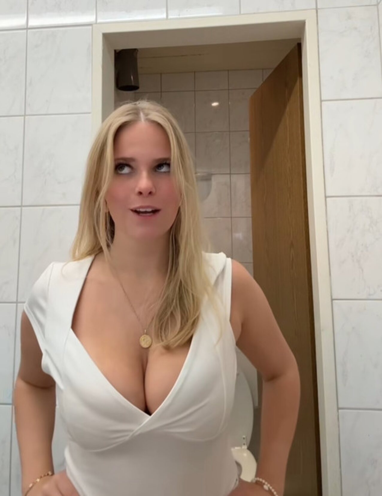 instagram big tits blonde