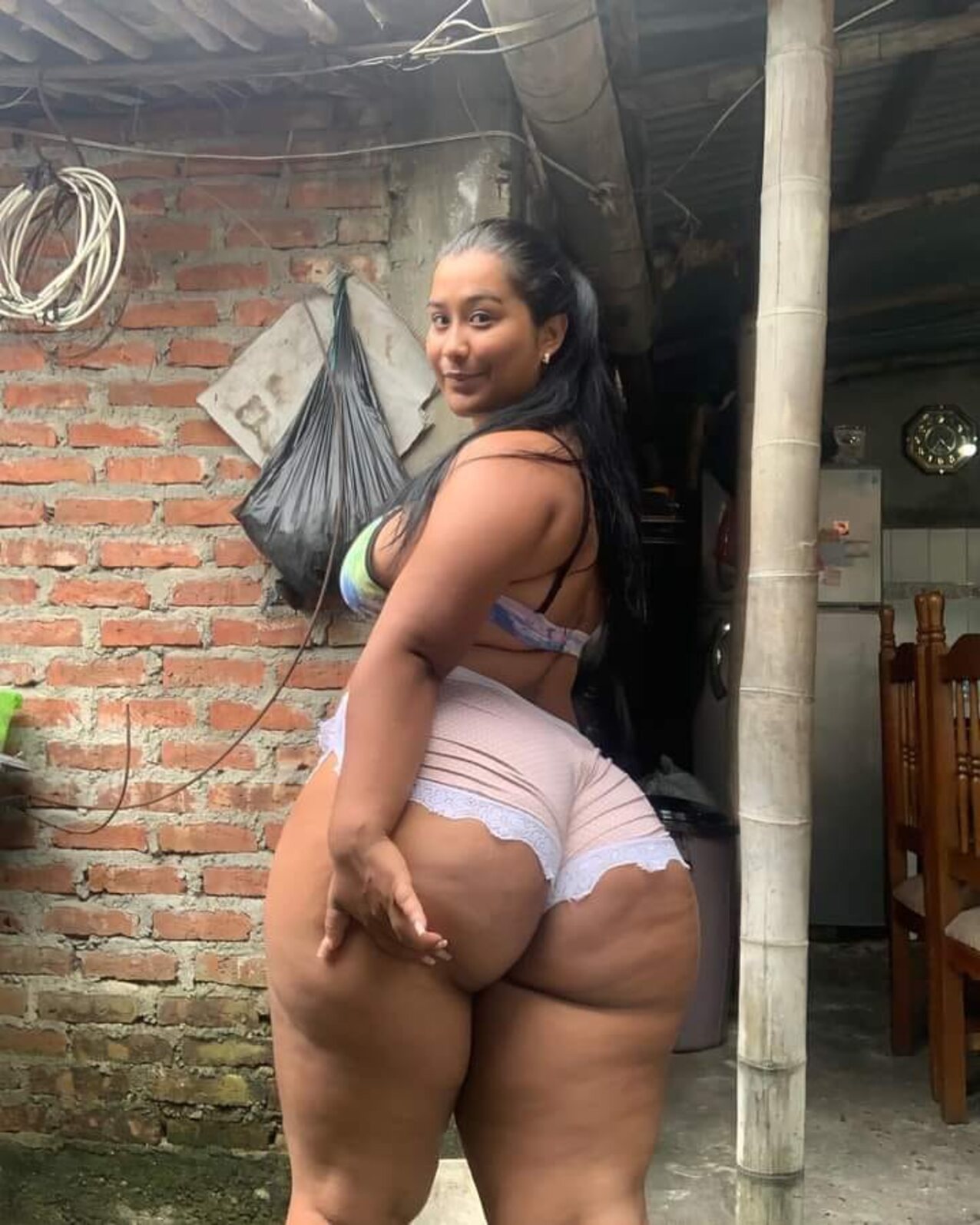 brunette amateur ass