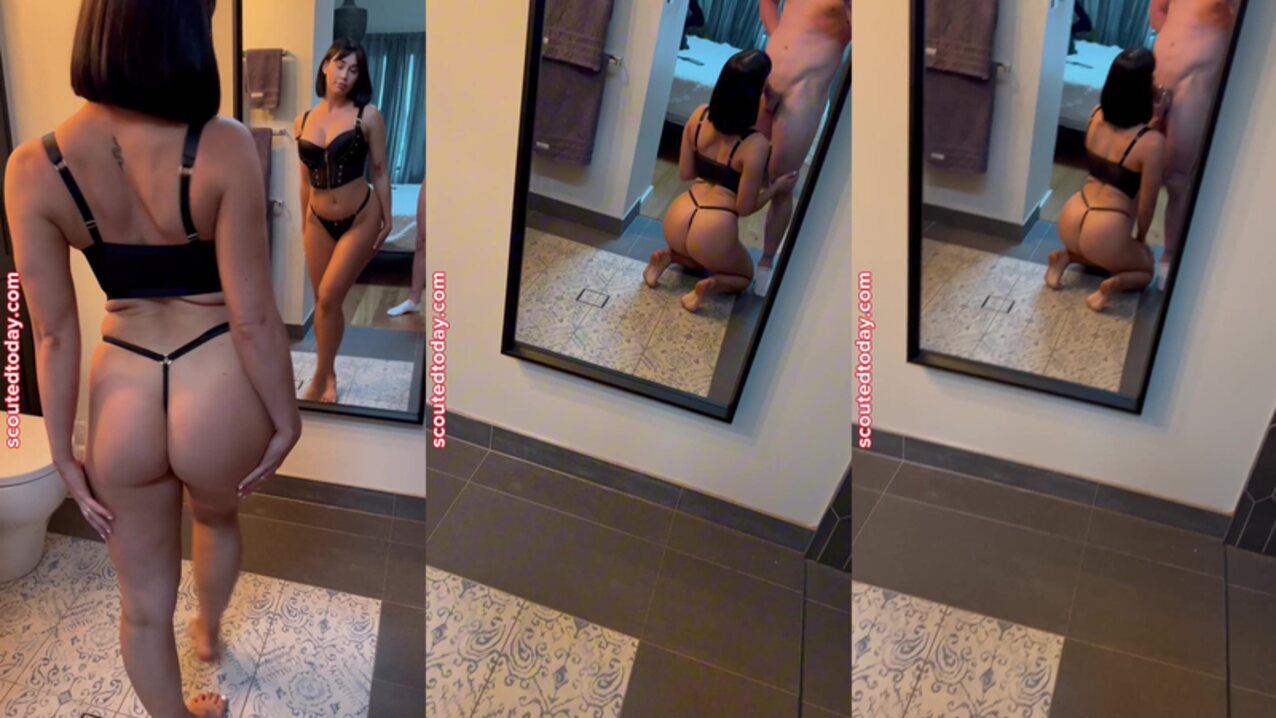 mirror blowjob ass
