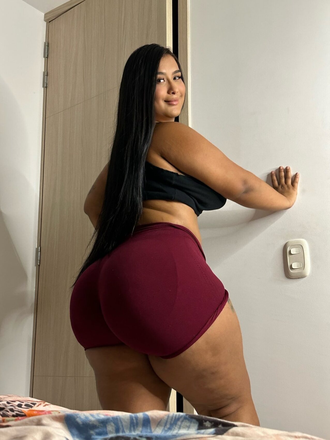 brunette latina ass