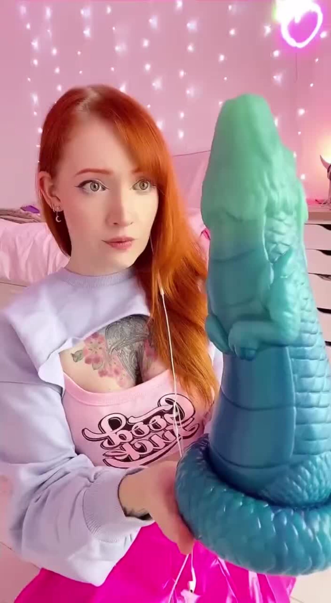 large dildo redhead