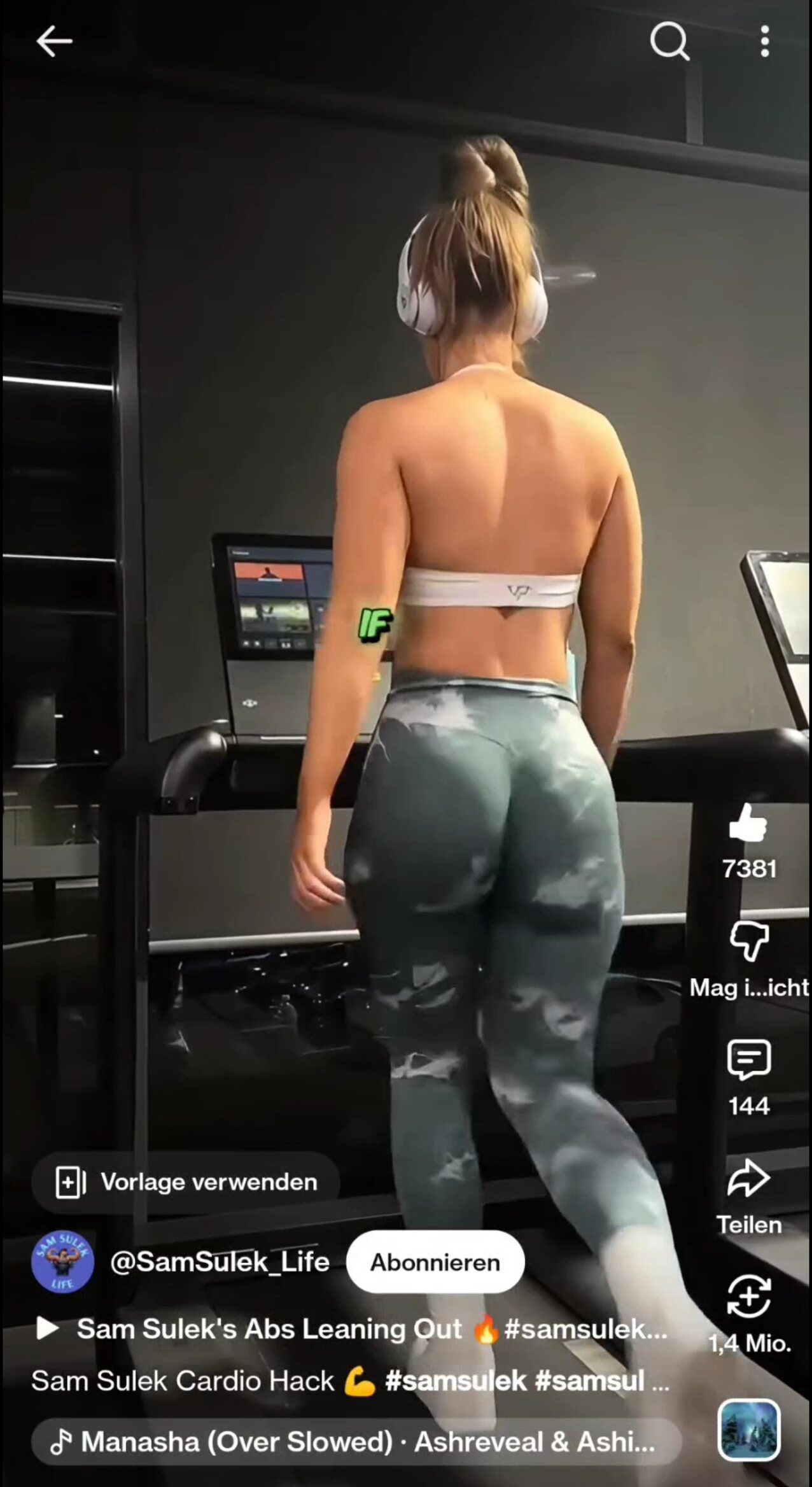 fitness influencer ass