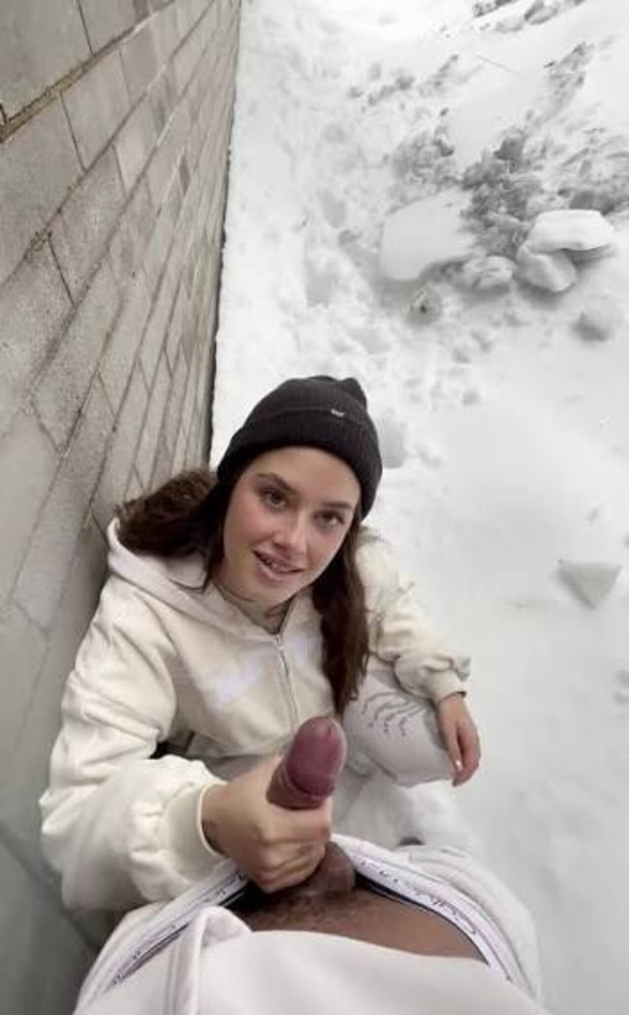 amateur blowjob snow
