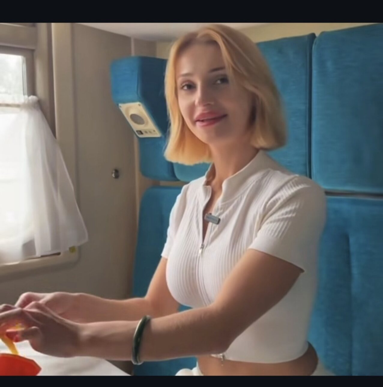 big tits blonde short hair
