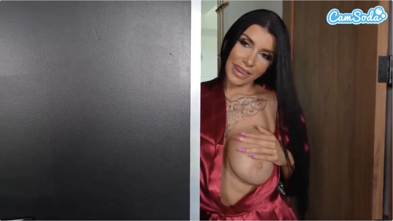 latina milf busty