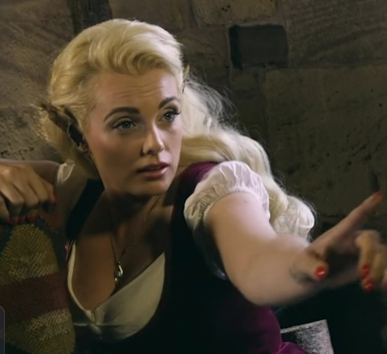 blonde elf additional actress