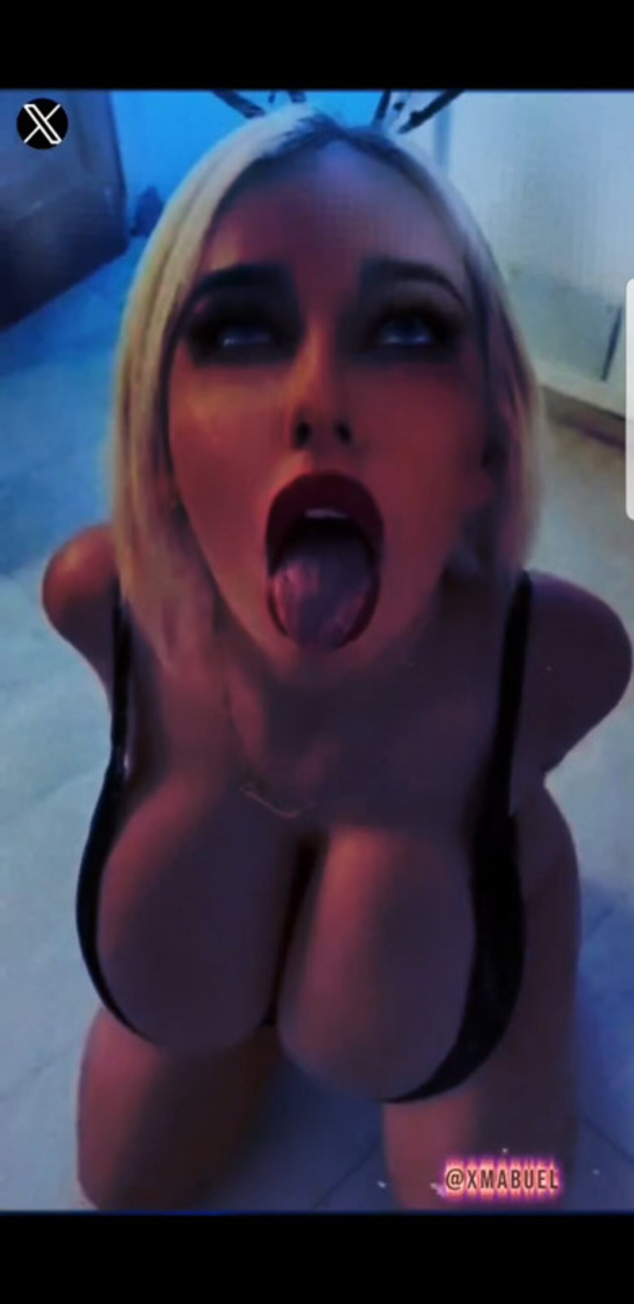 teen blonde snowbunny