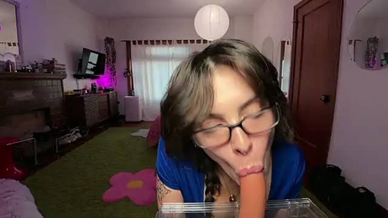 camgirl blowjob girl with glasses