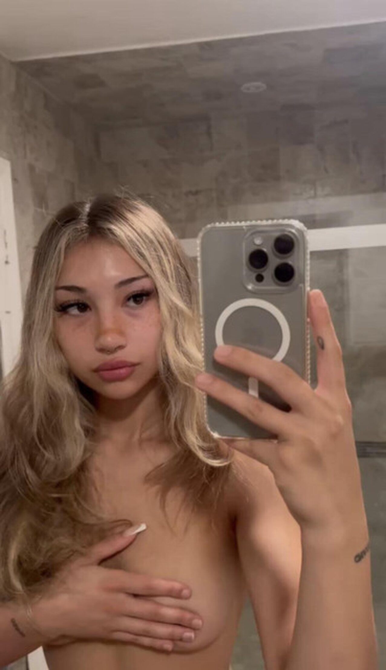 blonde selfie onlyfans