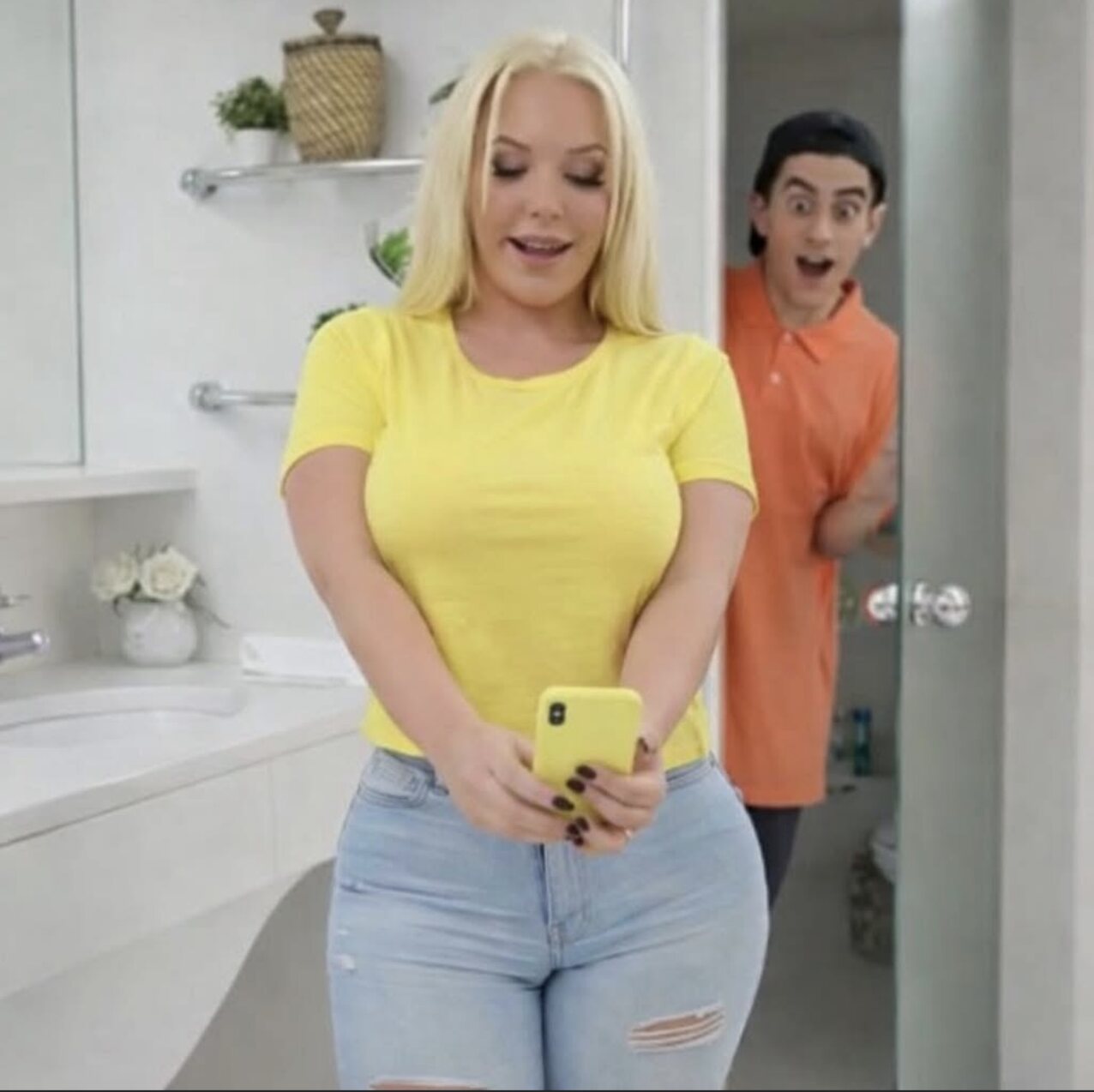 bigtits blond milf