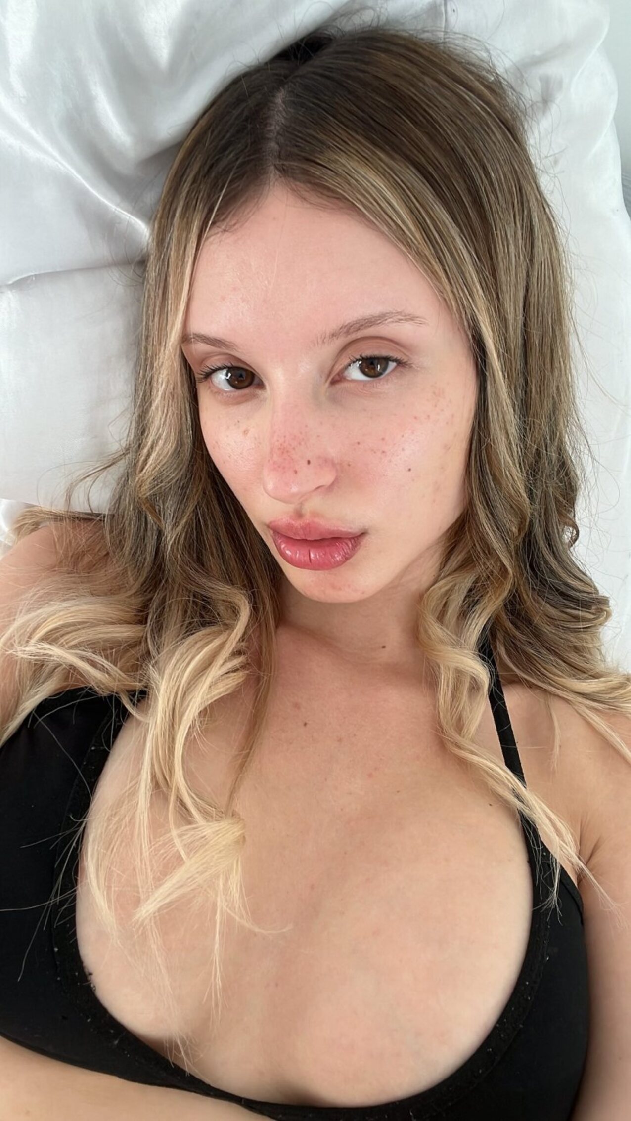 blonde cutie freckles
