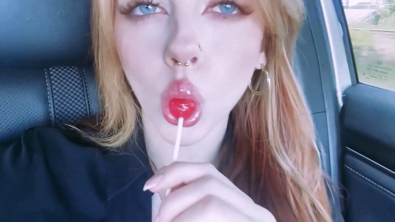 tiktok lips lolipop