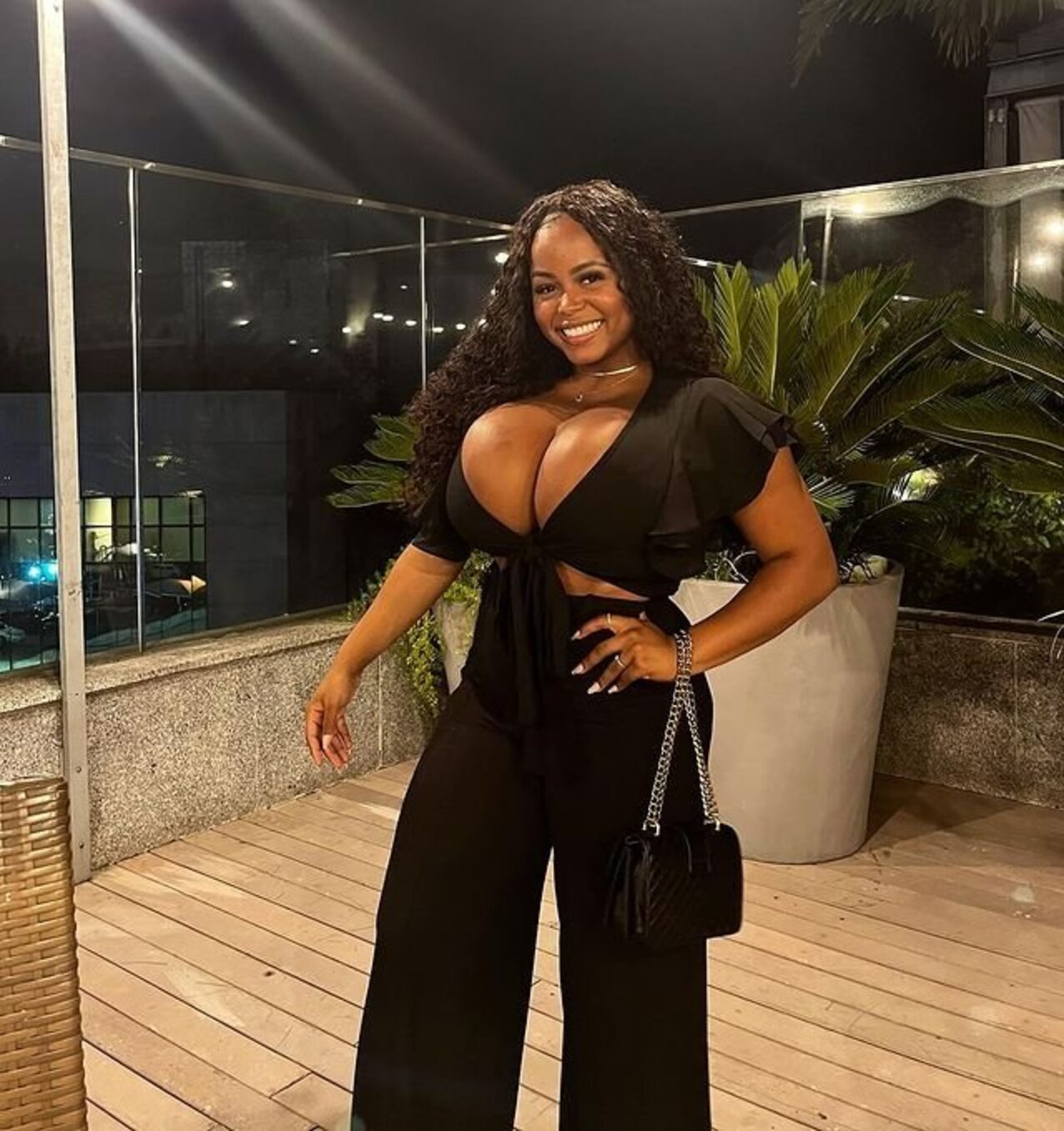 bimbo ebony big tits