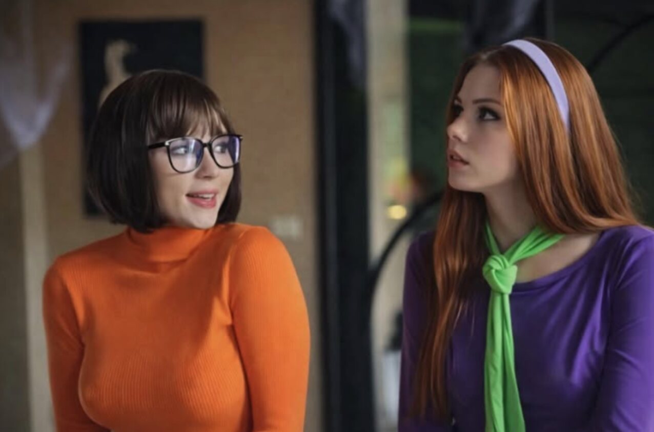 redhead scoobydo brunette