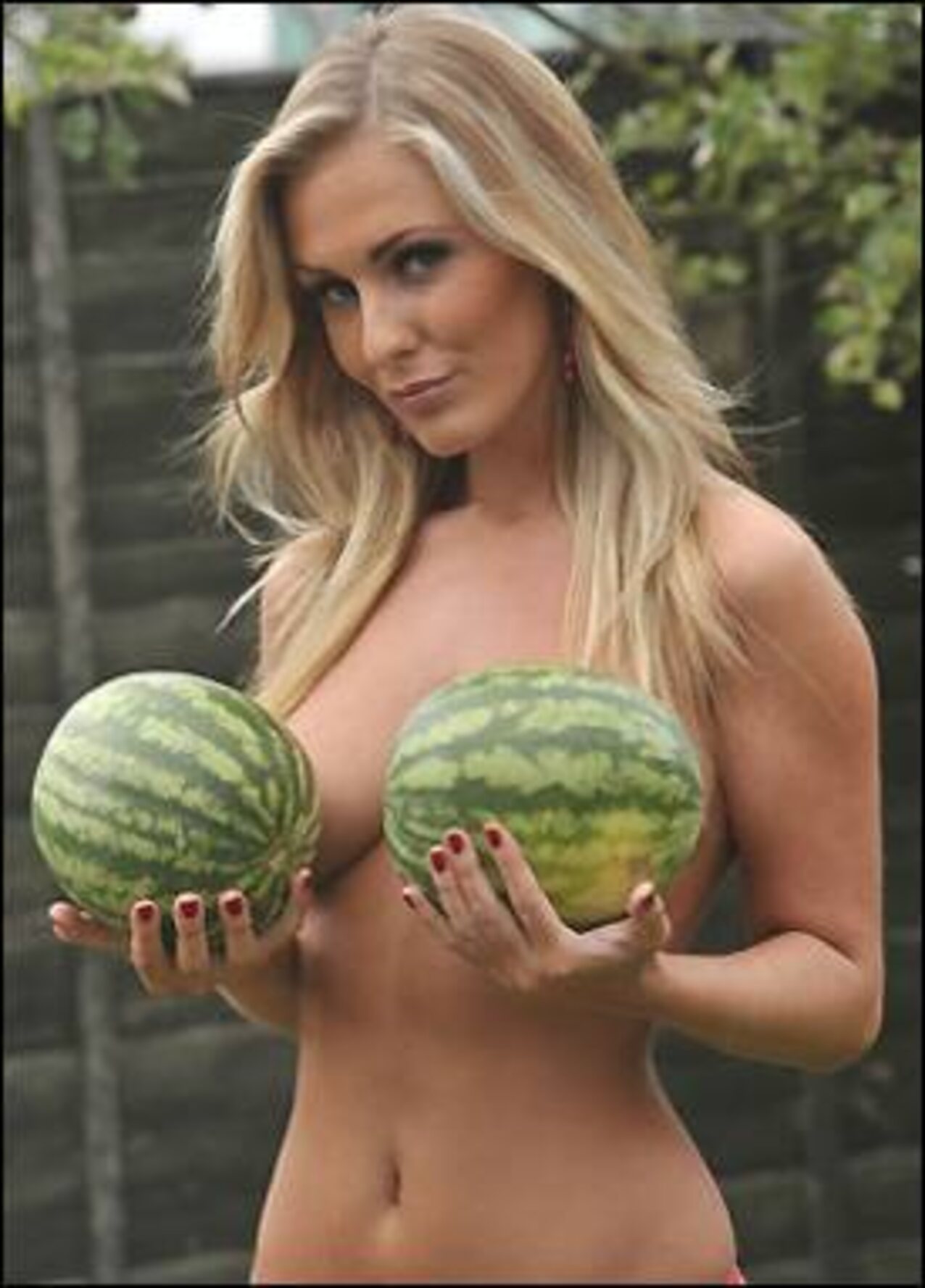 blond hotty boobs
