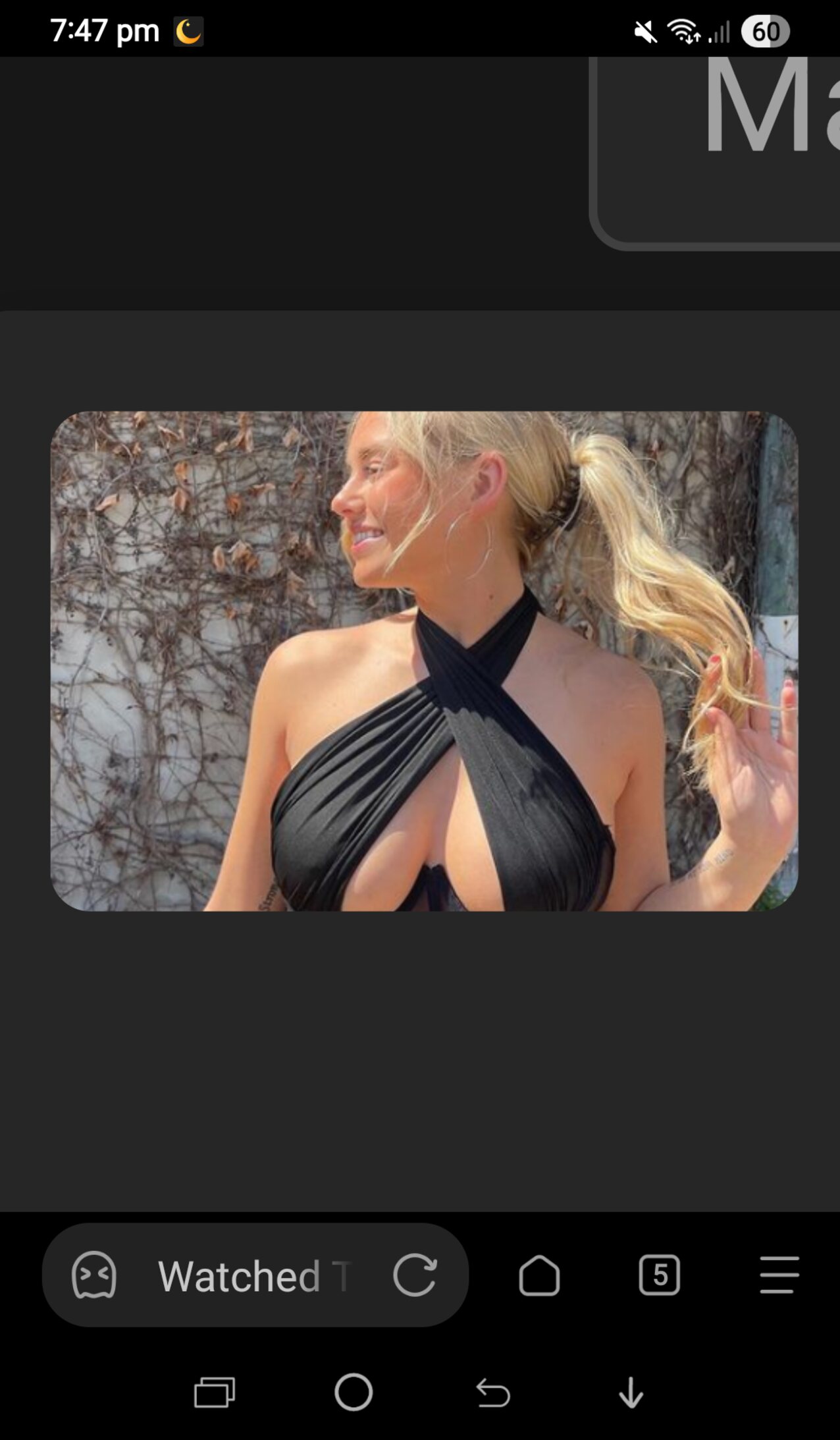 blonde hot thicc