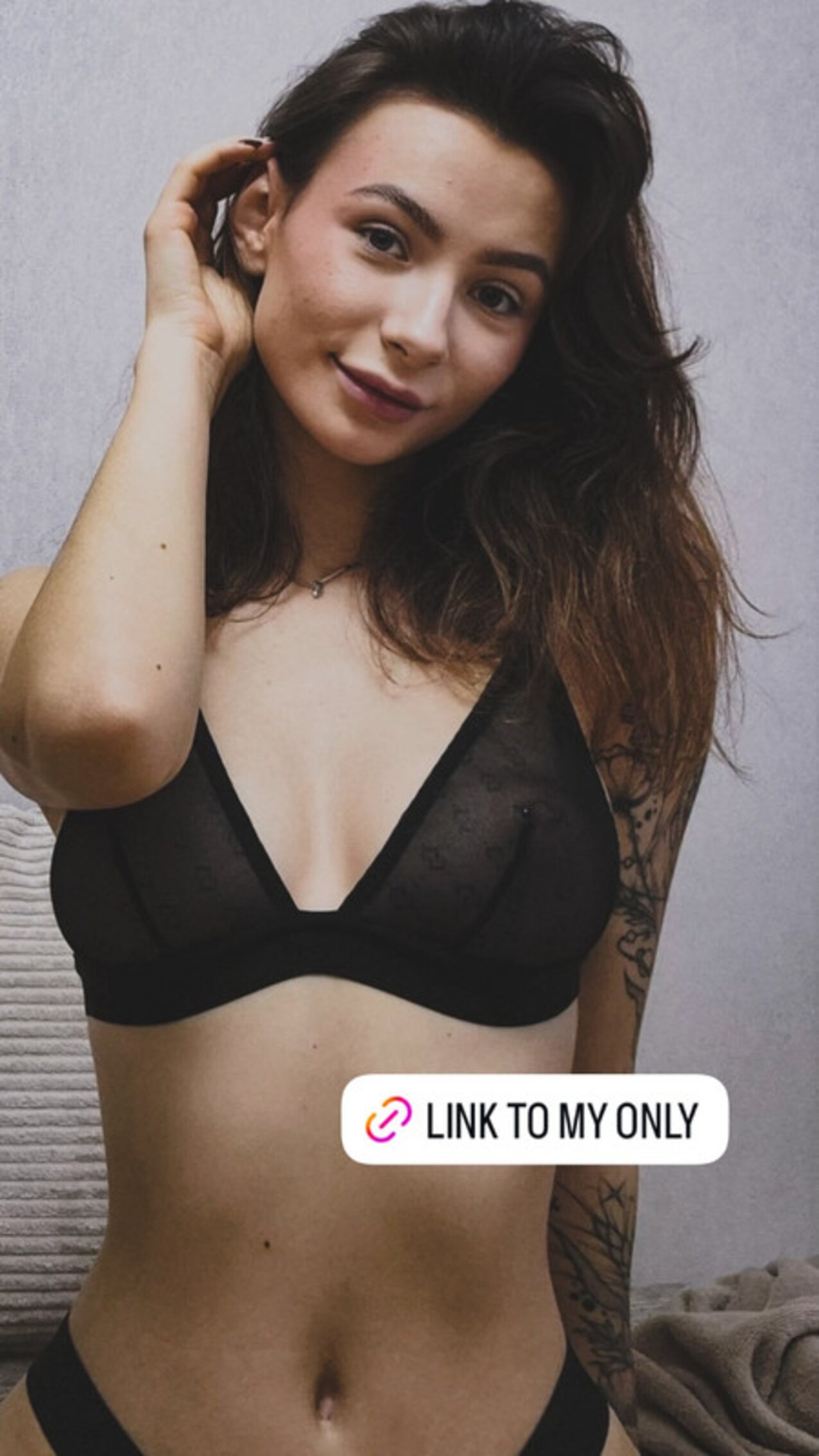 tiktok reels brunette