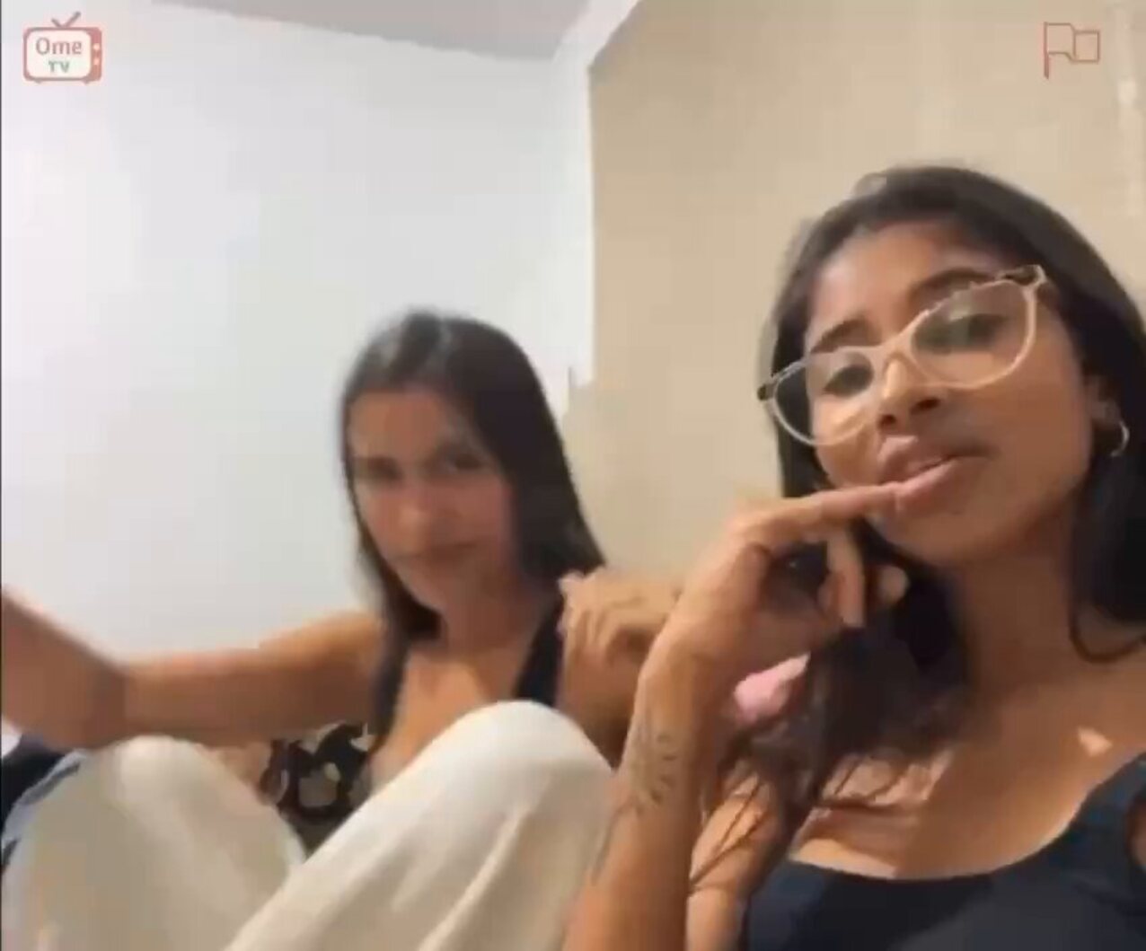 camgirl amateur brunette
