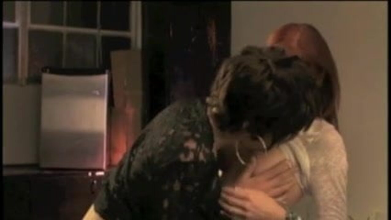 lesbian brunette redhair