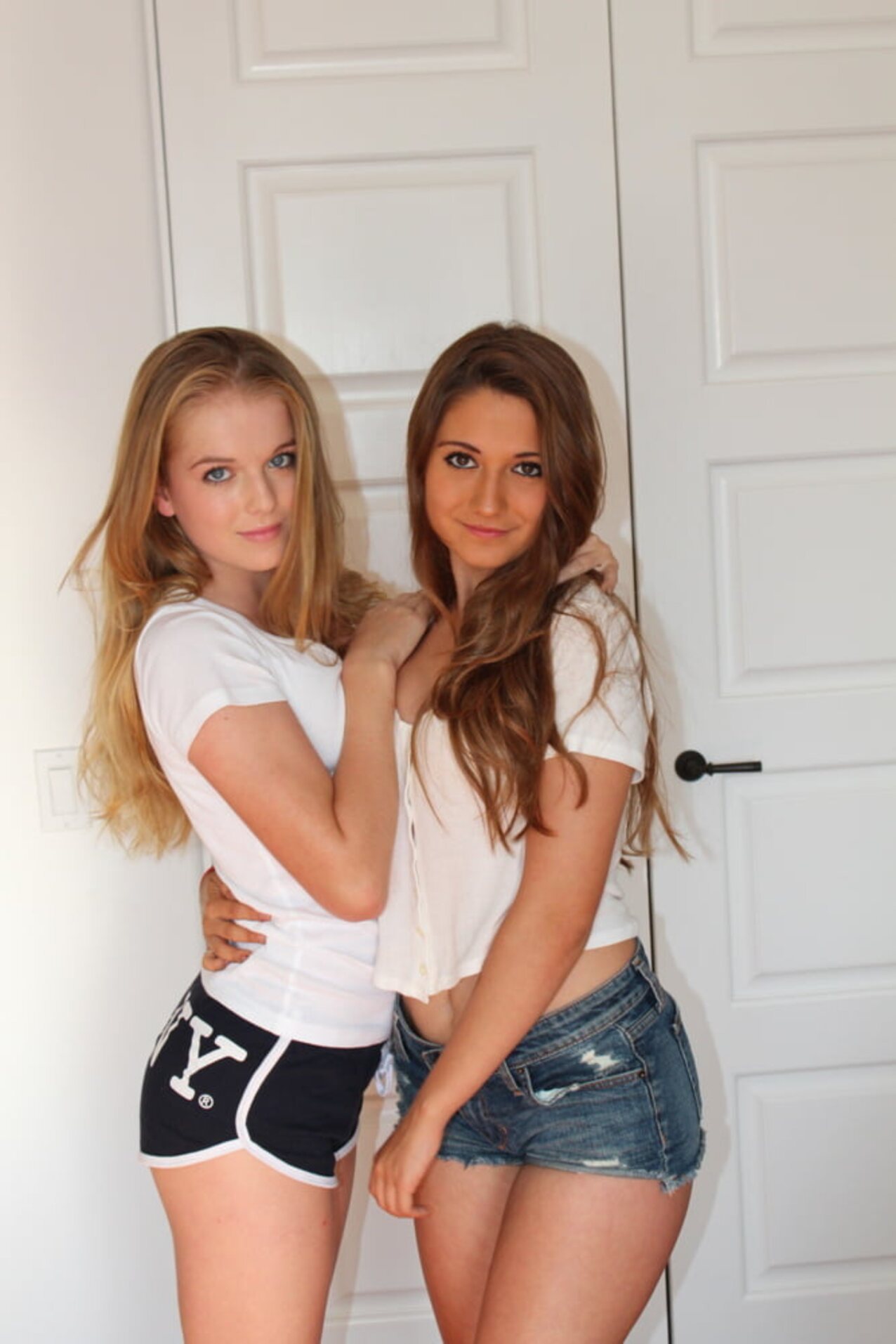 brunette lesbians brown eyes