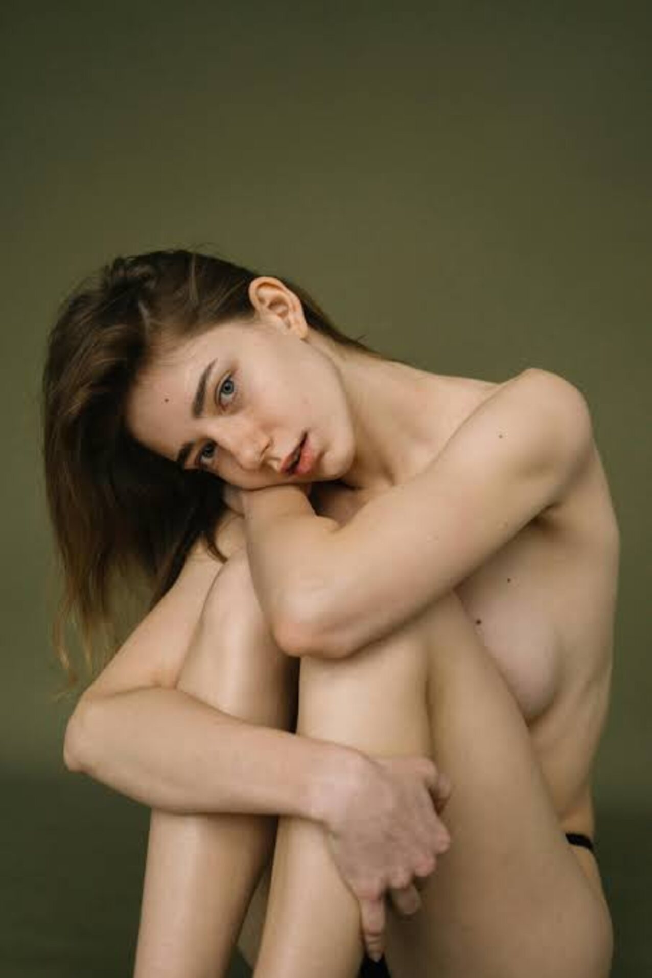 teen beauty brunette