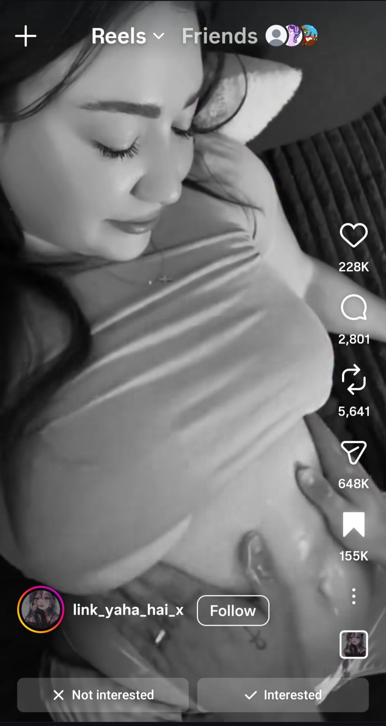 thick big boob navel