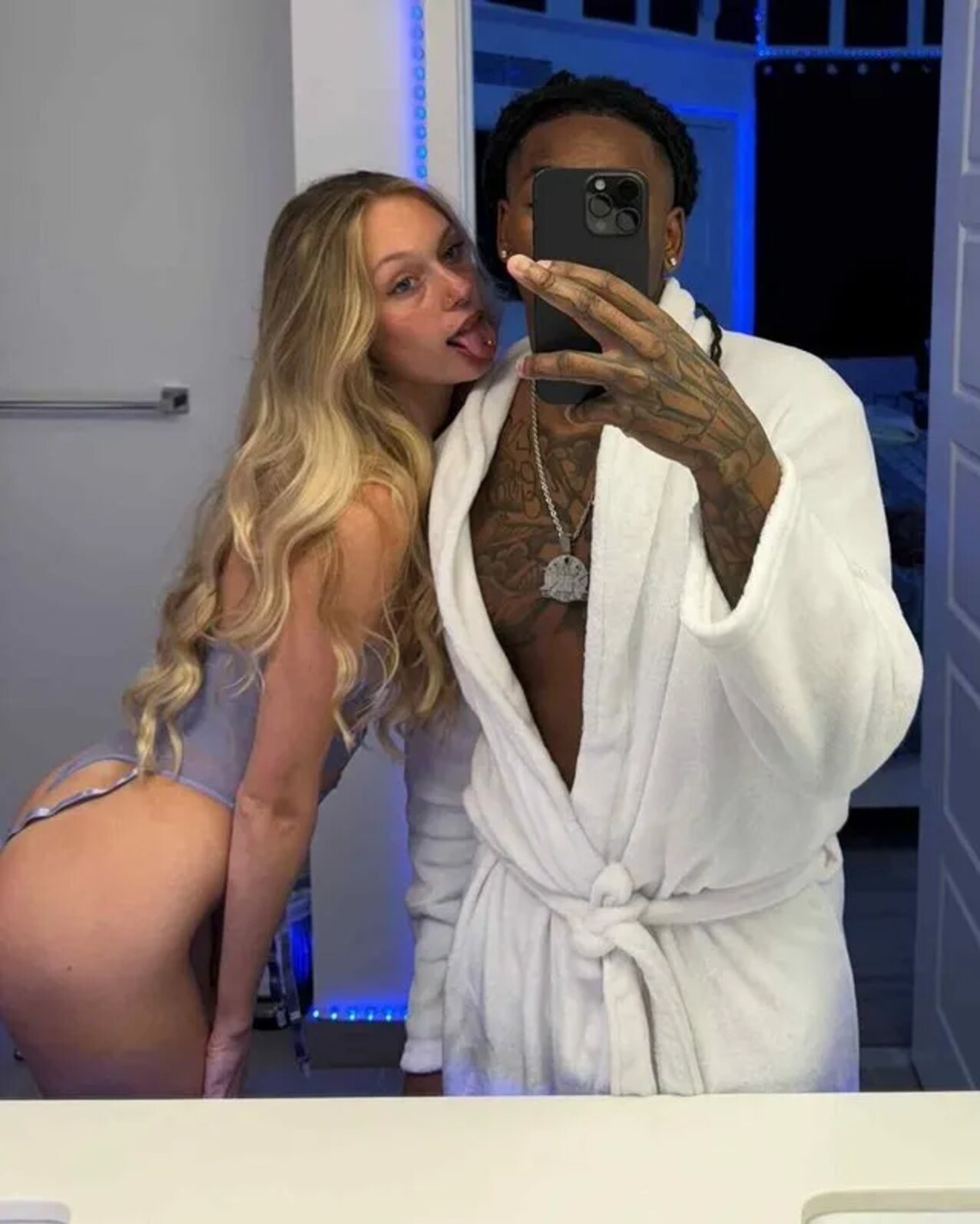 blond smal tits bbc