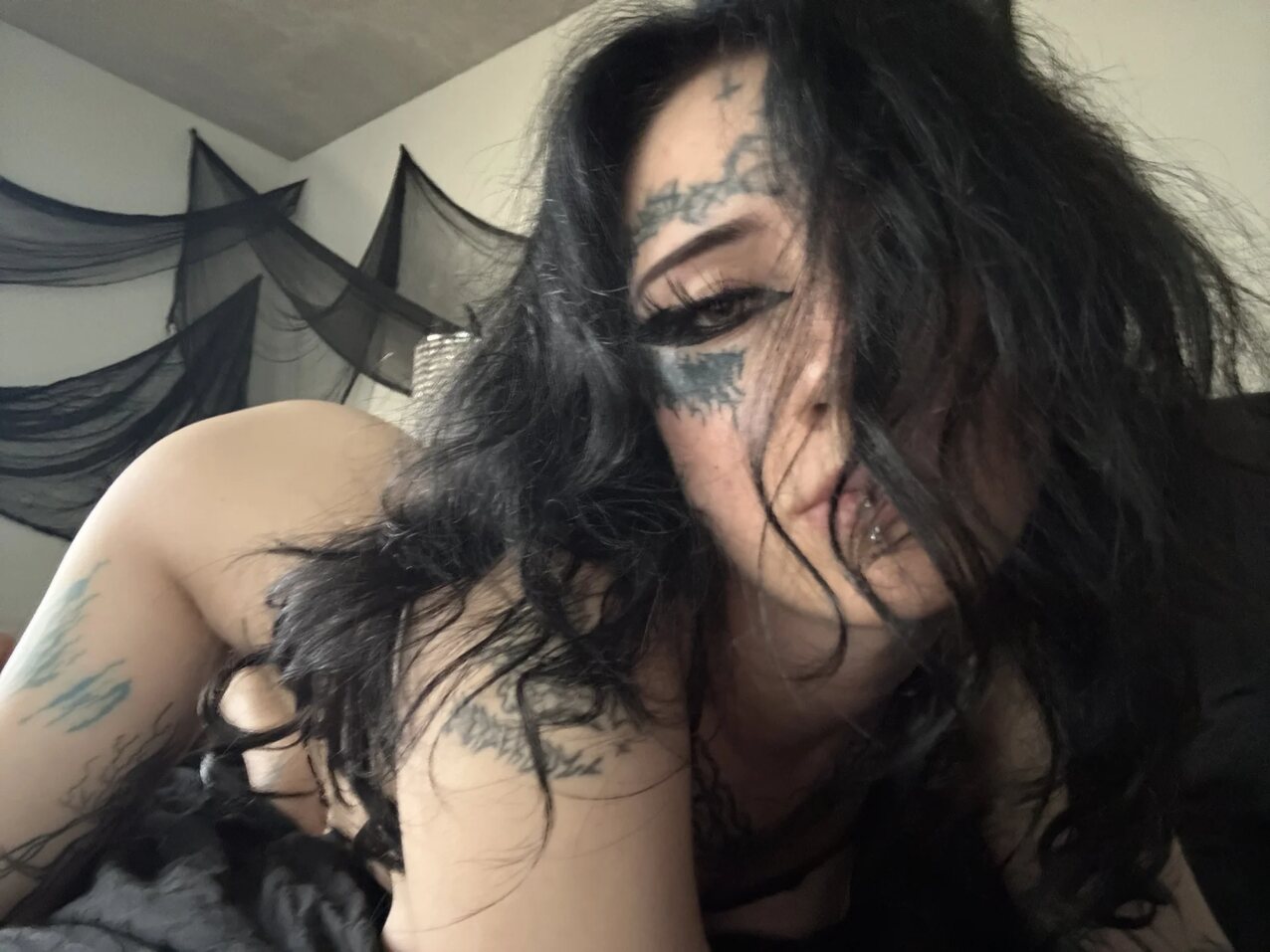 tattoo black hair webcam