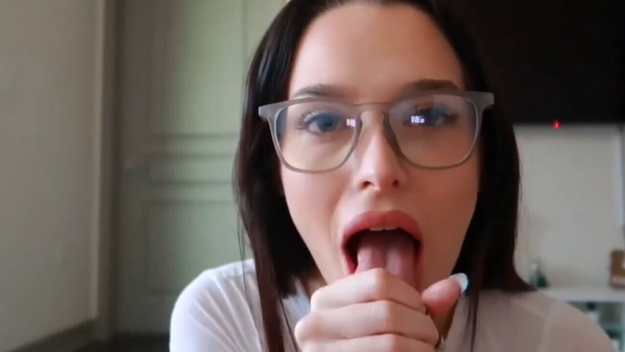 amateur cumshot blowjob