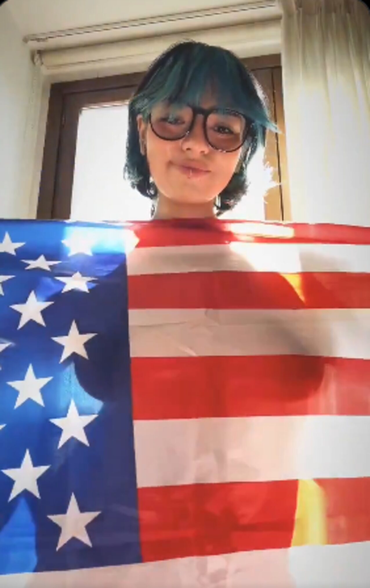 camgirls big tits blue hair