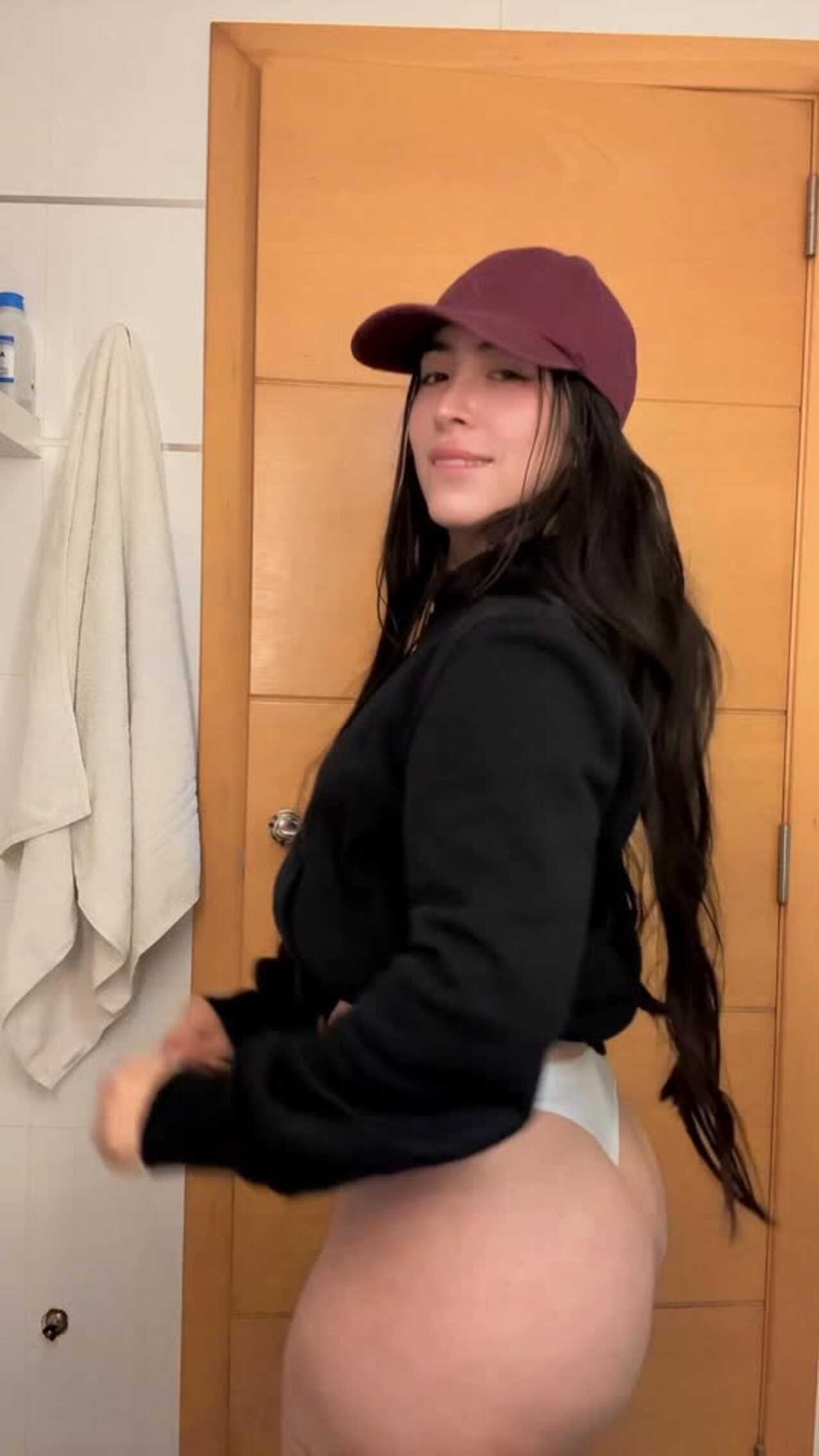 brunette latina ass