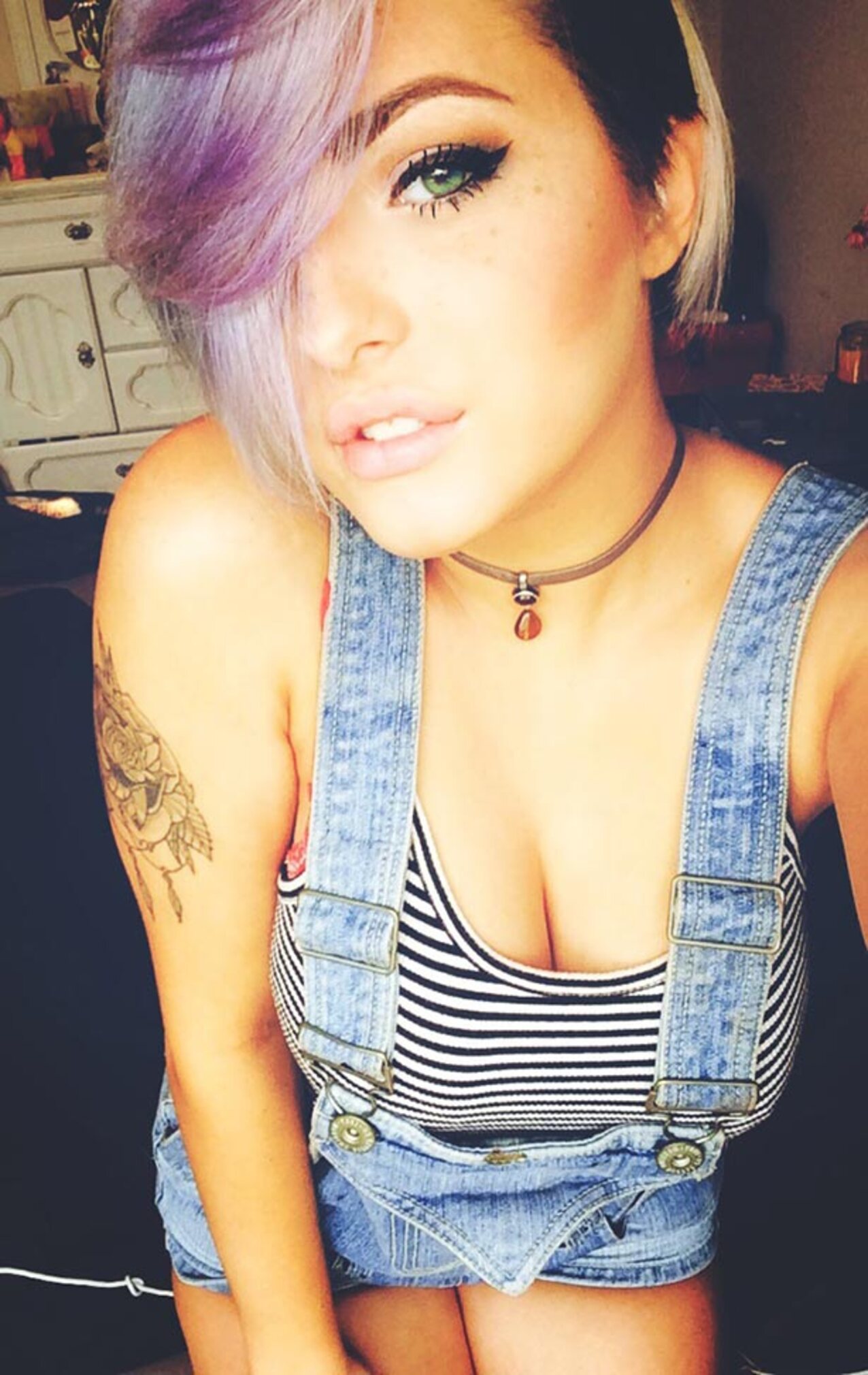 alt girl purple hair pretty face